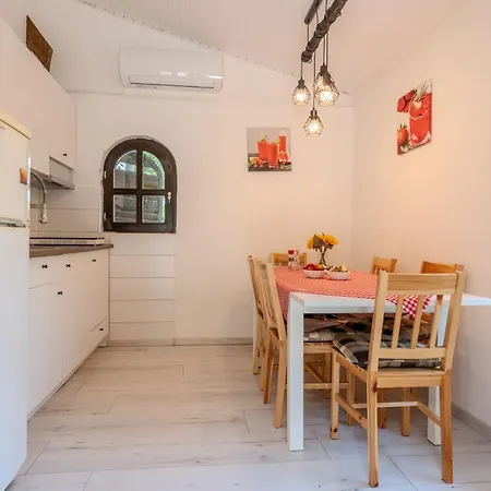 Apartament Safranyliget Vendeghaz *